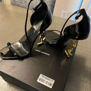 OPYUM SANDALS IN PATENT LEATHER